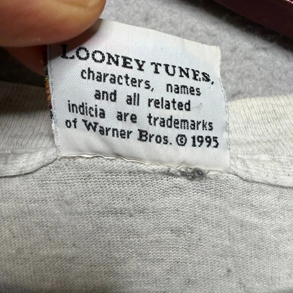 Looney Tunes T-Shirt Mens XL Gray Bugs Bunny Midnight Snack Vintage 90s Graphic